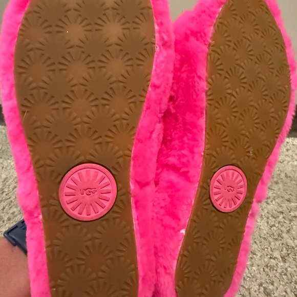 UGG Bright Pink Fluffy Slippers - Picture 4 of 5